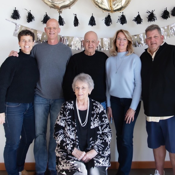 Meet your Posher, Patricia - Picture 2 of 3